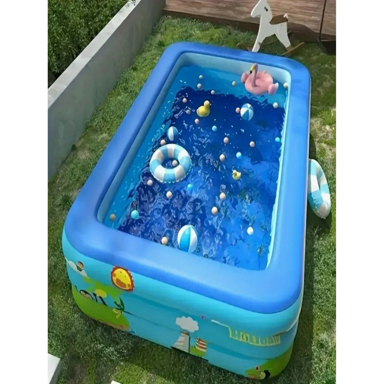 Piscina inflable para niños pequeños  mide 130 x 80 x 27 cms